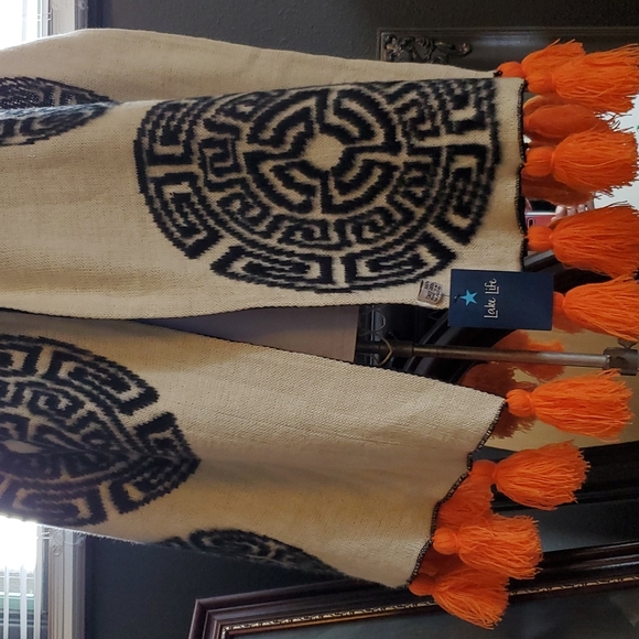 Lake Life Brand Reversible Tasseled 70 inch Scarf - Picture 3 of 8